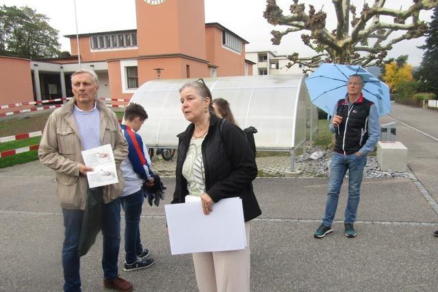 Bad Sckinger begutachten Plne zum Sisslerfeld bei der Schweizer Gemeinde Stein