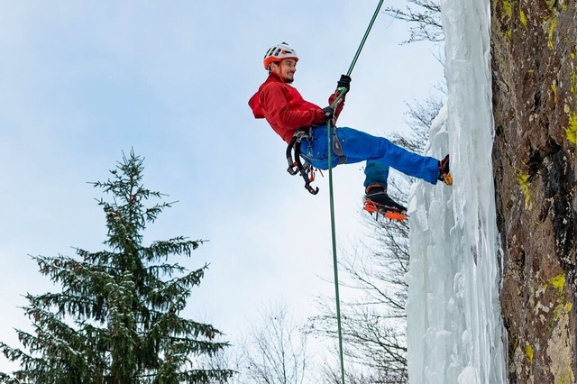 Dieses Foto entstand beim Eisklettern im Wiesental.  | Foto: Nico Kiefer