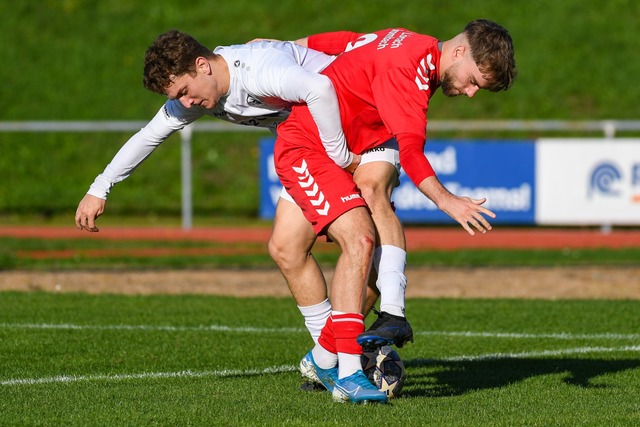 Allzu verwickelt war das Spiel zwische... Propara) nicht &#8211; es endete 4:0.  | Foto: Gerd Grndl