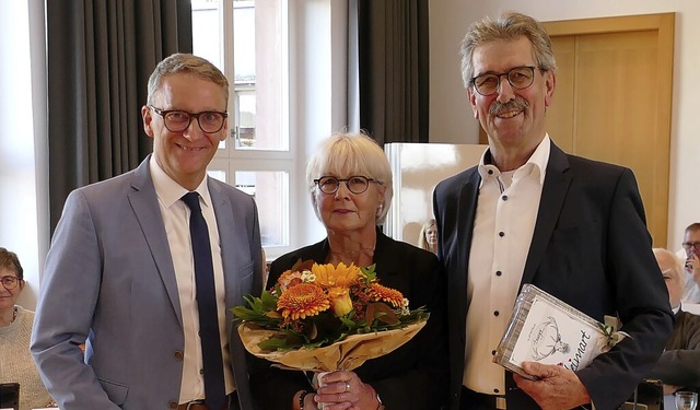 Oberbrgermeister  Markus Ibert (links... Eberhard Roth mit Ehefrau Brunhilde.   | Foto: Benedikt Stahl