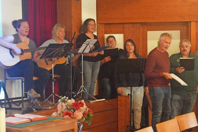 Die Hsle-Singer aus St. Blasien begleiteten den Nachmittag musikalisch.  | Foto: Karin Stckl-Steinebrunner