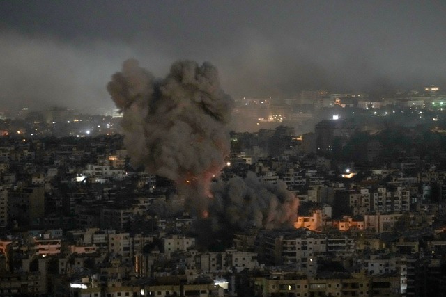 Israels Armee hat nach eigenen Angaben...h ein Millionenverm&ouml;gen entdeckt.  | Foto: Bilal Hussein/AP