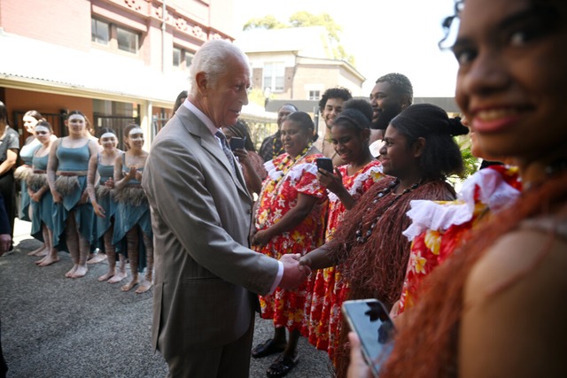 Knig Charles trifft sich in Australien mit Indigenen  | Foto: Victoria Jones (dpa)