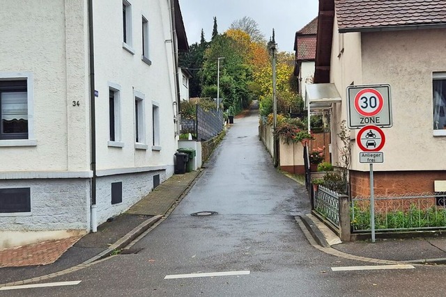 Die schmale Zufahrt von der Burgheimer Strae in die Hochstrae  | Foto: Christian Kramberg