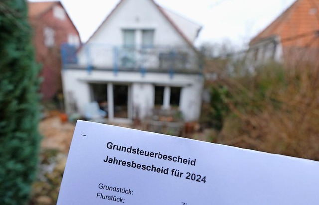 Die Grundsteuer soll erhht werden.  | Foto: Bernd Weibrod (dpa)