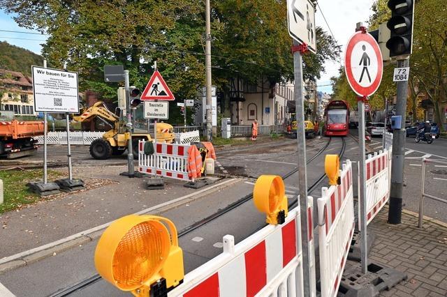 Tram-Linie 1 in Freiburg wird unterbrochen wegen Gleisarbeiten an der Schwabentorbrcke