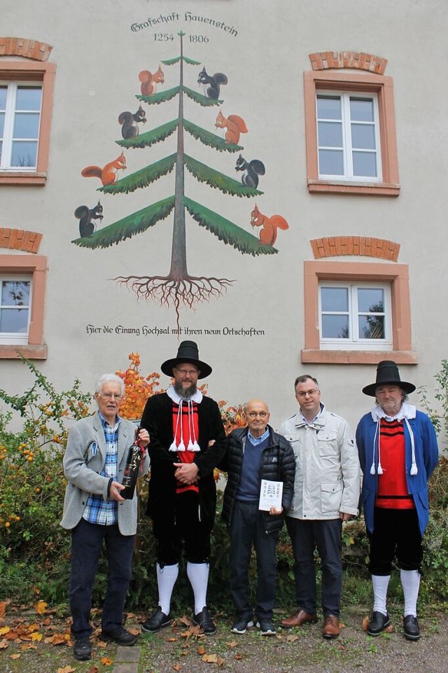 Maler Ernst Baumgartner (von links), s...eger und Einungsmeister Joachim Keller  | Foto: Michelle Gntert