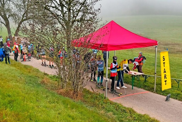 Die Kinder mit Rollski mussten 2,5 Kilometer zurcklegen.  | Foto: Jrg Knaus