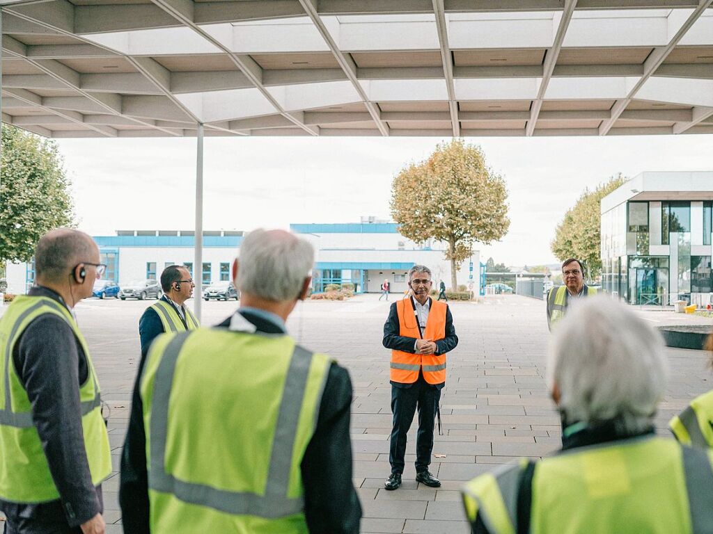 Die deutsch-franzsischen Gesprche zur politischen und wirtschaftlichen Zukunft der Region am Oberrhein bei der Hager Group in Obernai