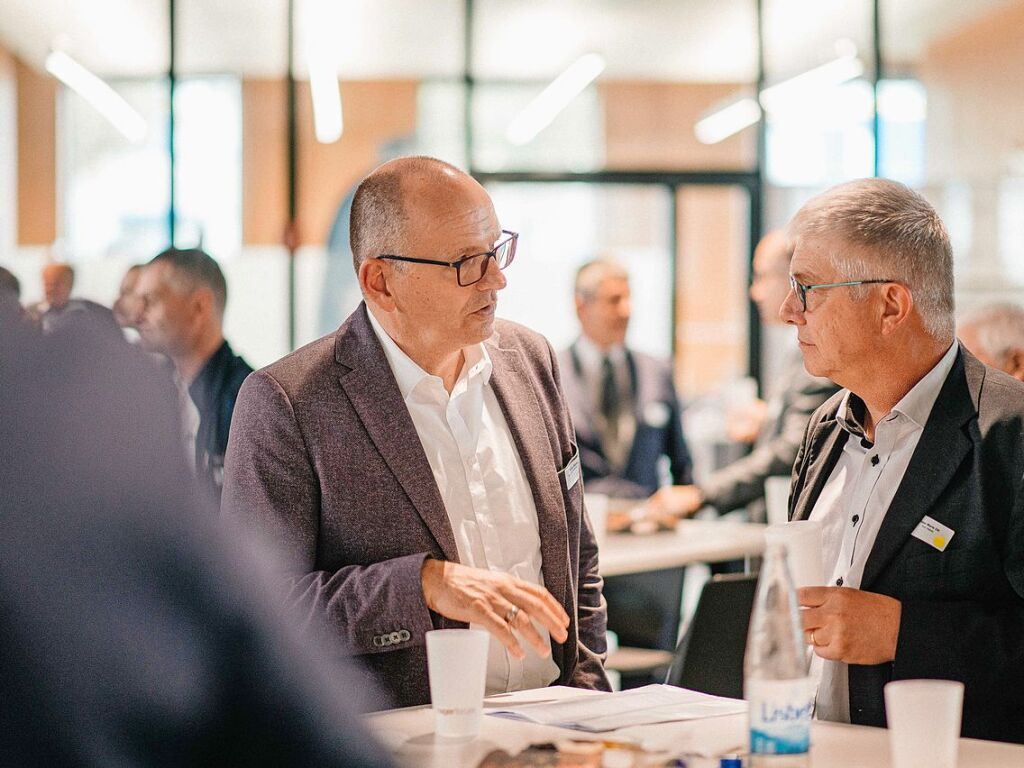 Die deutsch-franzsischen Gesprche zur politischen und wirtschaftlichen Zukunft der Region am Oberrhein bei der Hager Group in Obernai