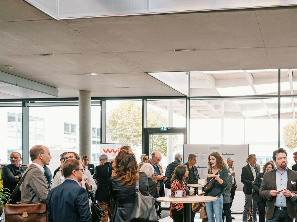 Die deutsch-franzsischen Gesprche zur politischen und wirtschaftlichen Zukunft der Region am Oberrhein bei der Hager Group in Obernai