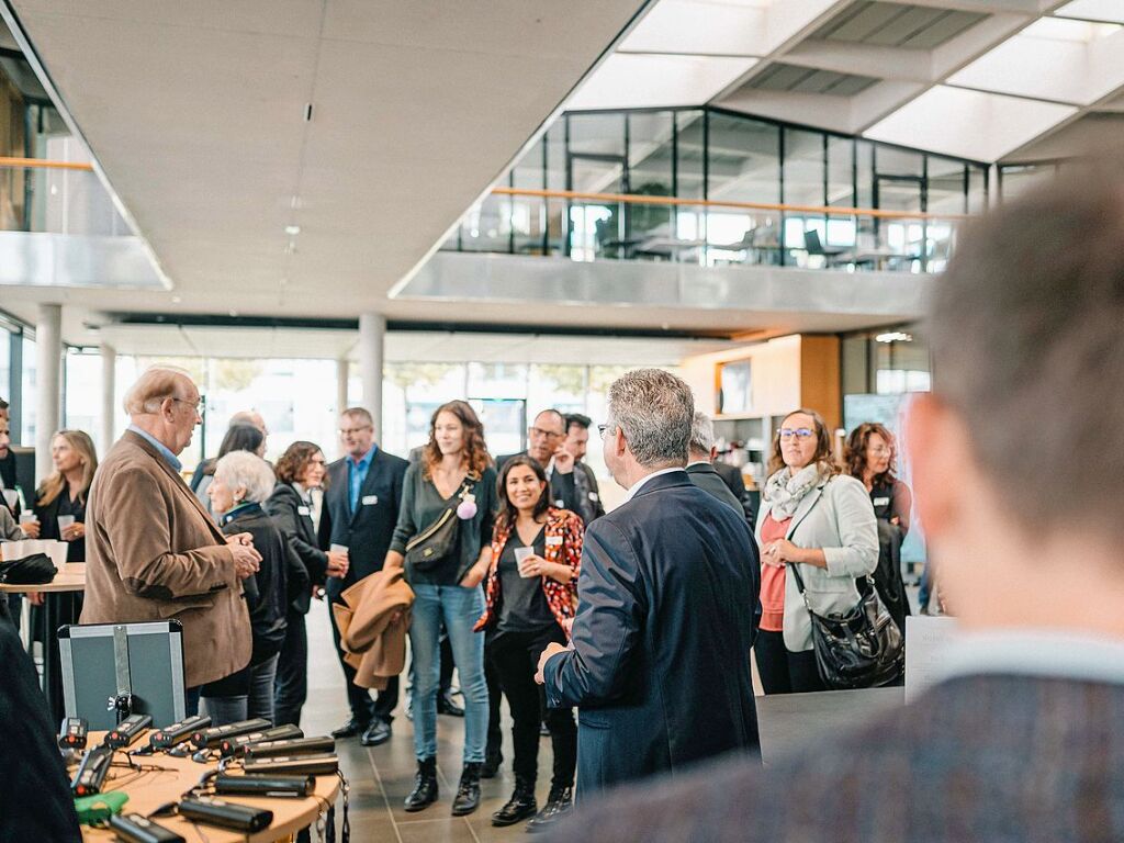 Die deutsch-franzsischen Gesprche zur politischen und wirtschaftlichen Zukunft der Region am Oberrhein bei der Hager Group in Obernai