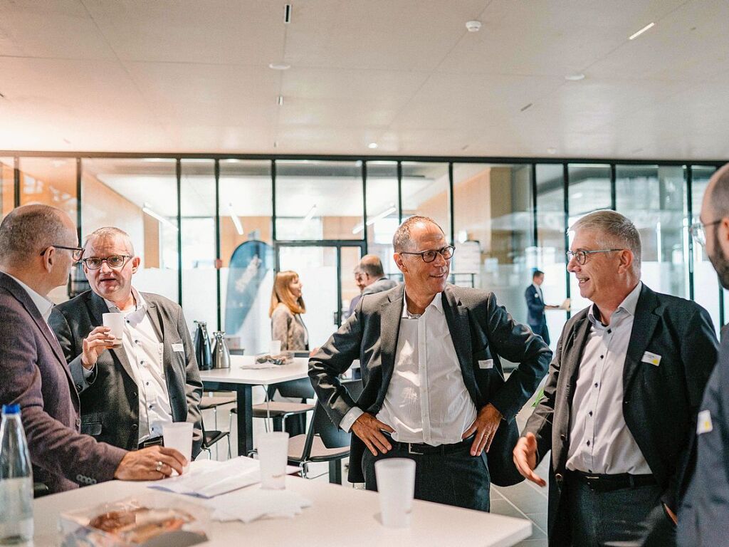 Die deutsch-franzsischen Gesprche zur politischen und wirtschaftlichen Zukunft der Region am Oberrhein bei der Hager Group in Obernai