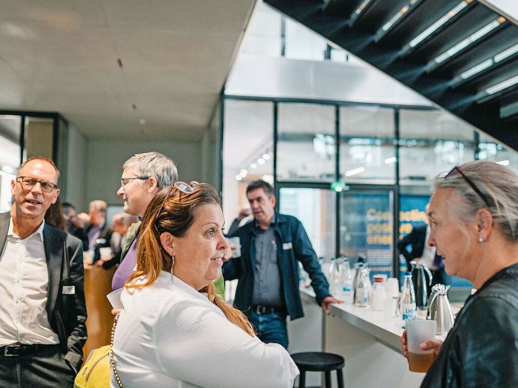 Die deutsch-franzsischen Gesprche zur politischen und wirtschaftlichen Zukunft der Region am Oberrhein bei der Hager Group in Obernai