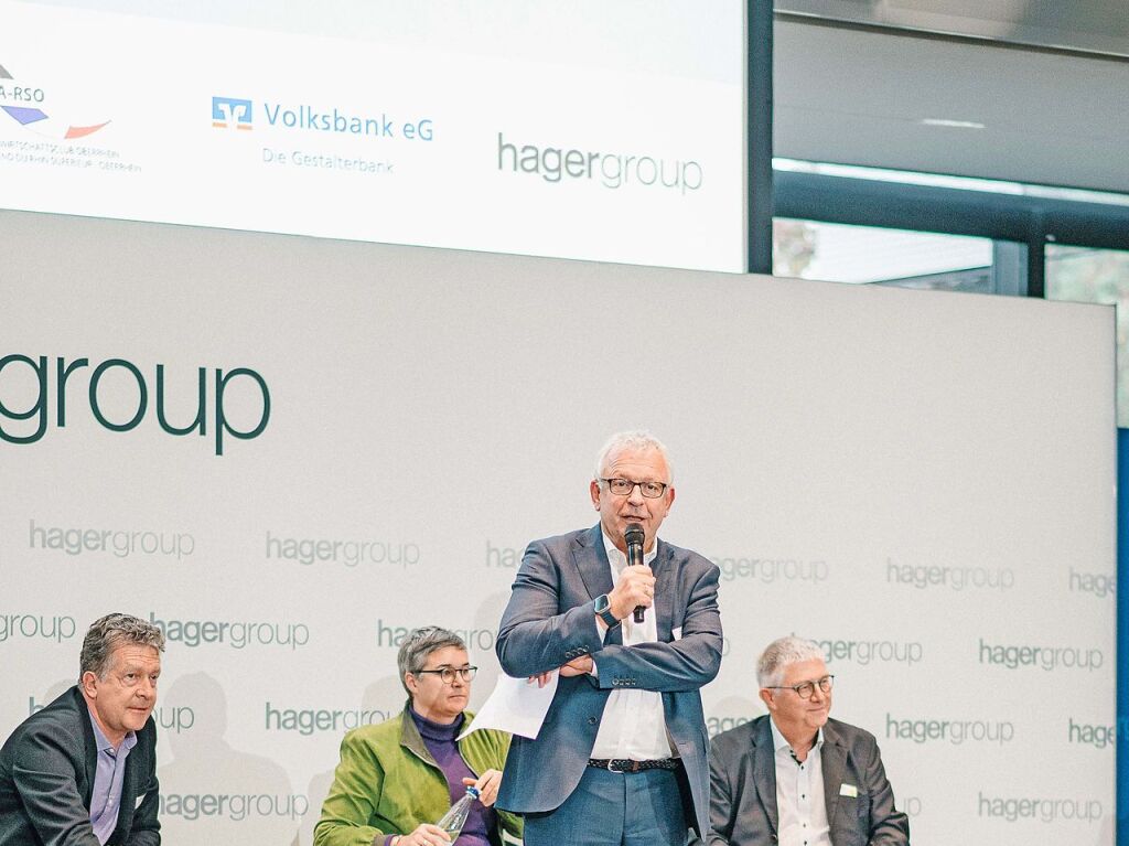 Die deutsch-franzsischen Gesprche zur politischen und wirtschaftlichen Zukunft der Region am Oberrhein bei der Hager Group in Obernai