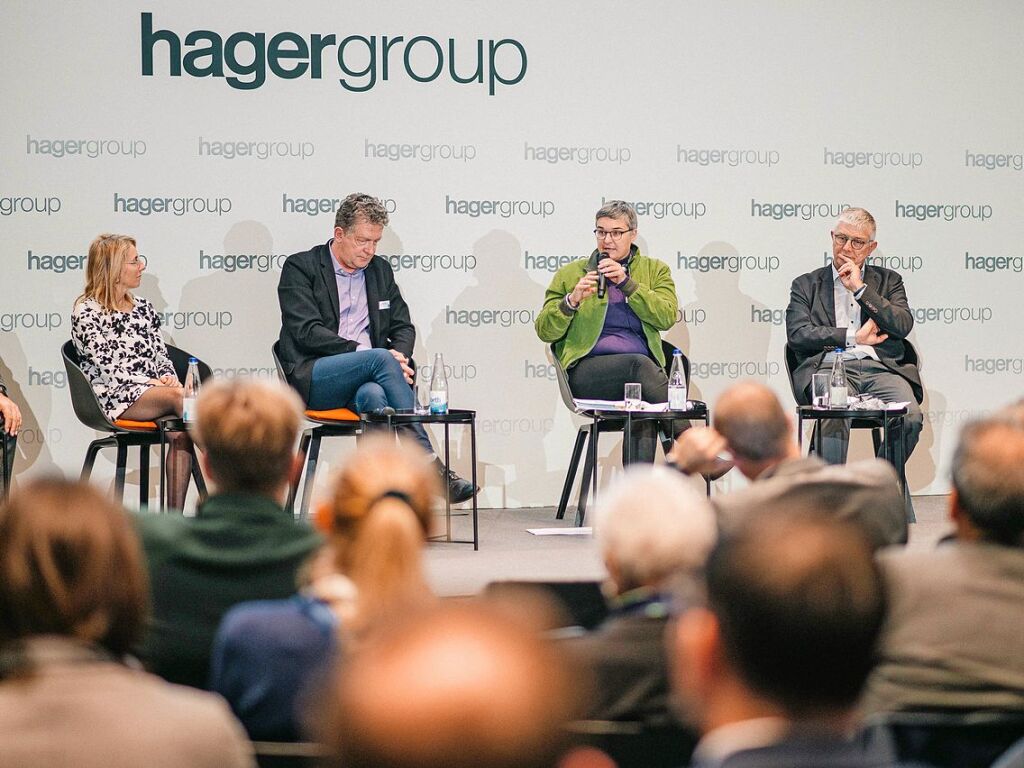 Die deutsch-franzsischen Gesprche zur politischen und wirtschaftlichen Zukunft der Region am Oberrhein bei der Hager Group in Obernai