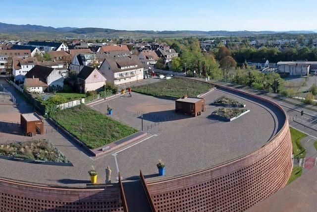 Wohnen auf dem Parkhaus: Startschuss fr Huser auf Neuenburger Mnsterplatz gefallen