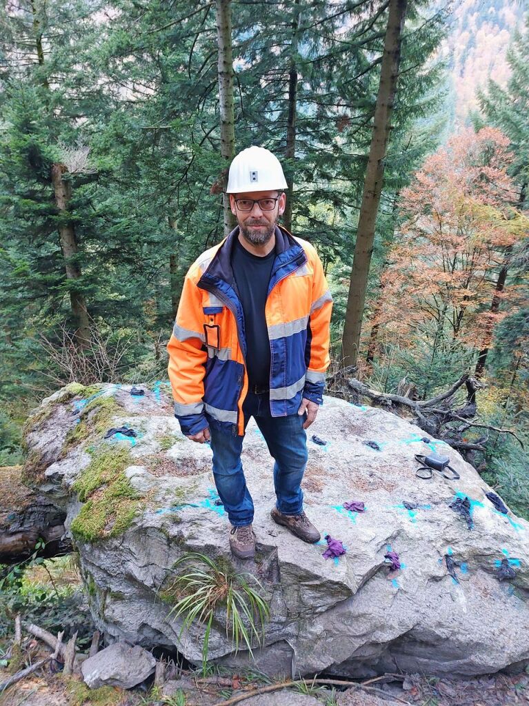 Im Hllental wurde ein Fels gesprengt, der drohte abzustrzen. Sprengbeauftragter Thomas Baumann war verantwortlich fr die erfolgreiche Sprengung.