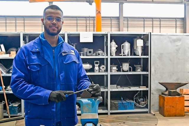 Amine Feth aus Casablanca absolviert s...ne Ausbildung als Industriemechaniker.  | Foto: Endrik Baublies