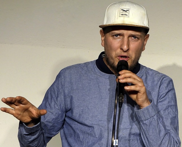 Der Poet, Wortakrobat und Stand-up-Com...n Slam im Schopfheimer Museumskeller.   | Foto: Roswitha Frey