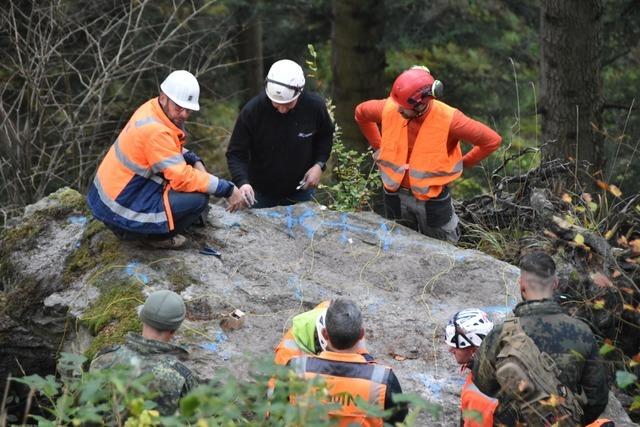 Zwei Tne, Stille, dann die Explosion – und der Problem-Felsen im Hllental ist weg