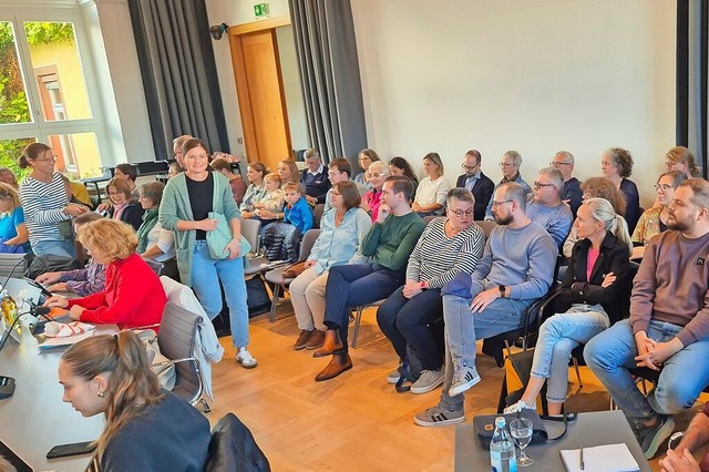 Volle Zuhrerreihen im Lahrer Gemeinderat  | Foto: Christian Kramberg