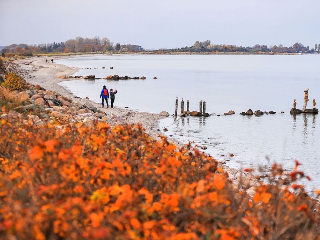 Schleswig-Holstein, Hohwacht: Mildes Herbstwetter an der Ostsee in der Hohwachter Bucht.