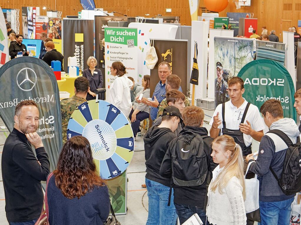 Jede Menge Information boten die Teilnehmer der Jobstartbrse am Donnerstagabend und Freitag in der Stadthalle in Endingen.