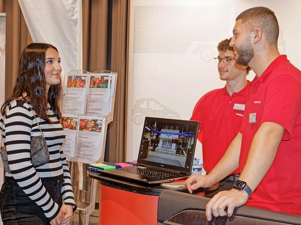 Jede Menge Information boten die Teilnehmer der Jobstartbrse am Donnerstagabend und Freitag in der Stadthalle in Endingen.