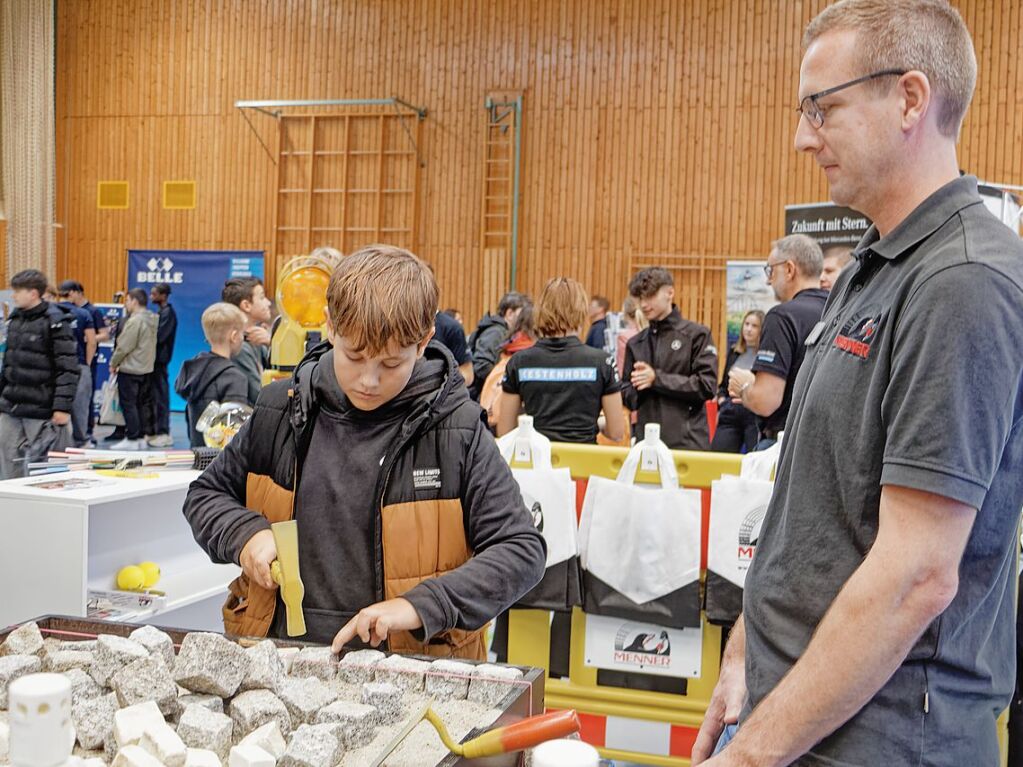 Jede Menge Information boten die Teilnehmer der Jobstartbrse am Donnerstagabend und Freitag in der Stadthalle in Endingen.