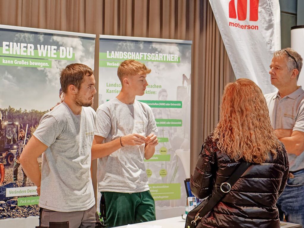 Jede Menge Information boten die Teilnehmer der Jobstartbrse am Donnerstagabend und Freitag in der Stadthalle in Endingen.