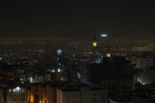 Im Zentrum der iranischen Hauptstadt waren Explosionen zu h&ouml;ren.  | Foto: Vahid Salemi/AP