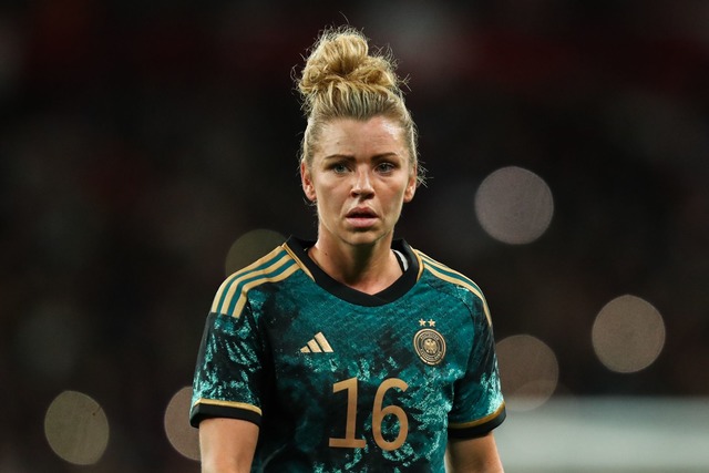 Spielmacherin Linda Dallmann drehte gegen England m&auml;chtig auf.  | Foto: Izzy Poles/News Images via ZUMA Press Wire/dpa