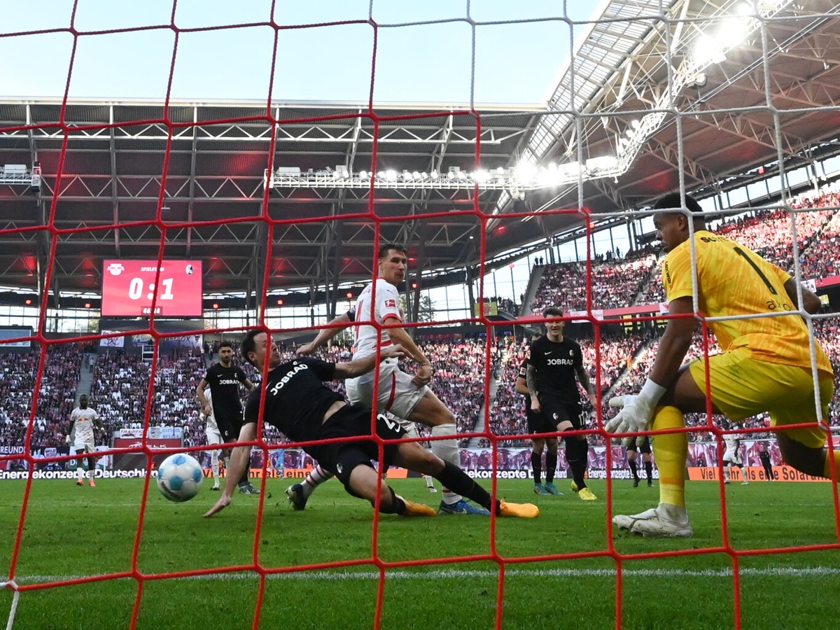 Kurz nach der Halbzeitpause glitt dem SC Freiburg das Spiel aus der Hand. Das 1:1 markiert den Wendepunkt der Partie.