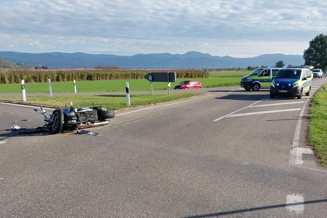 Motorradfahrer wird bei Unfall auf B31 am Rimsinger Ei bei Breisach lebensgefhrlich verletzt