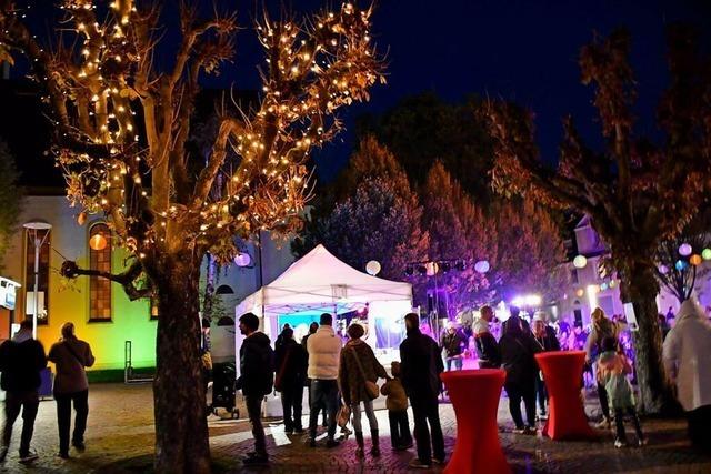 Der Lichtereinkaufsabend in Rheinfelden zieht tausende Besucher an