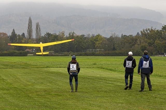 Modellflieger ber dem Dreisamtal