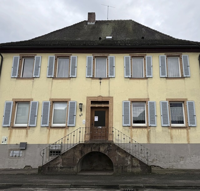 Das alte Pfarrhaus in Grafenhausen soll verkauft werden.   | Foto: Rudi Rest