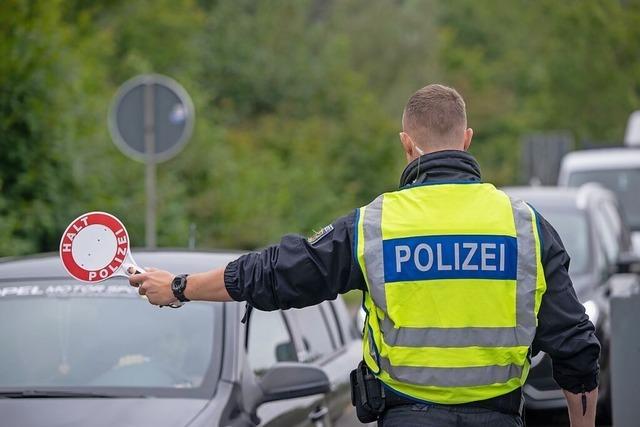 Polizei stoppt Georgier mit geflschter Ausweiskarte an der Grenze in Neuenburg