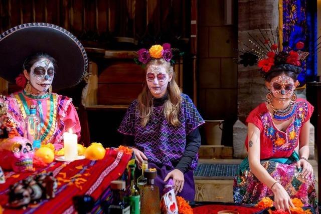 Im Basler Museum der Kulturen wird der  Da de Muertos zwei Tage lang gefeiert