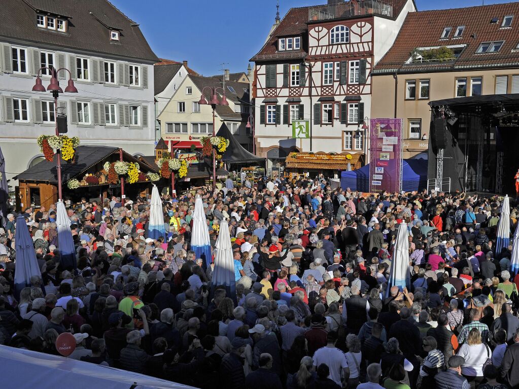 Die Schlagerparty am Sonntag fllte den gesamten Marktplatz.