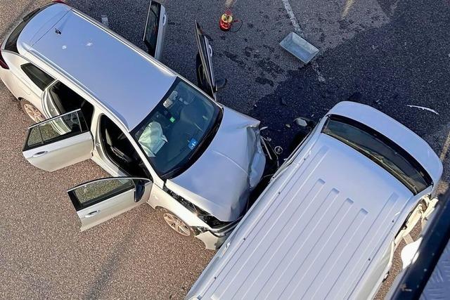 Zwei Autos kollidieren in Wehr – vier Verletzte und ein hoher Sachschaden