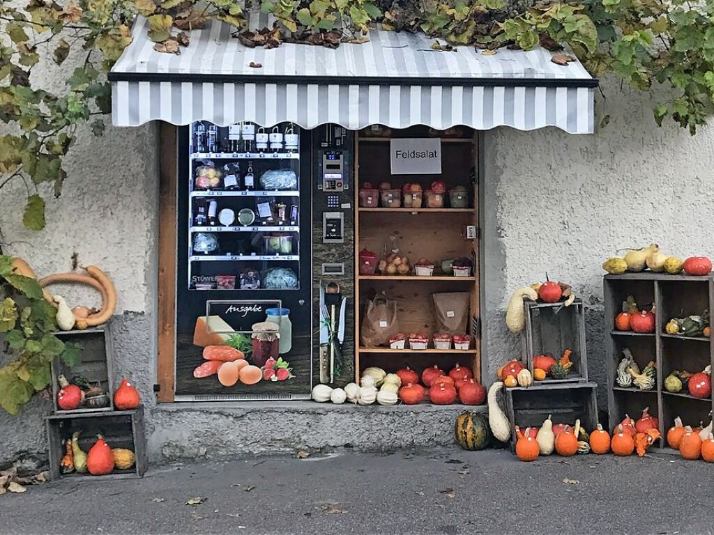 Jede Menge Krbisse gibt es im Angebot bei diesem Verkaufsautomaten in Ihringen.