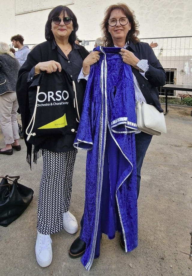 Iris Ehret (rechts) hatte fr die Absc... 1994 in der Festhalle getragen wurde.  | Foto: Silvia Schillinger-Teschner