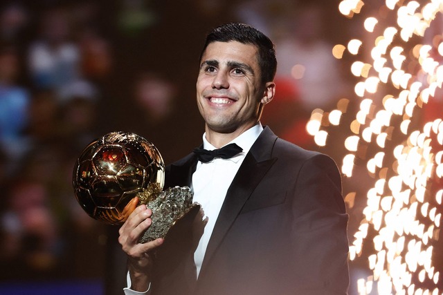 Rodri f&uuml;hrte Man City und die spanische Auswahl zum Titel.  | Foto: Franck Fife/AFP/dpa