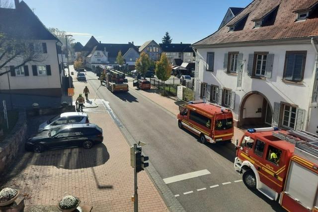 Stromausfall, Feueralarm und Wohnungsbrand: Arbeitsreicher Vormittag fr die Feuerwehr in Herbolzheim