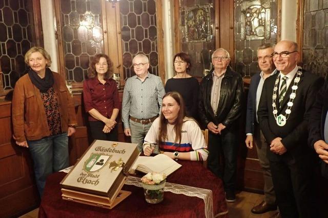 Elzach feiert seine Radball-Weltmeisterin Danielle Holzer