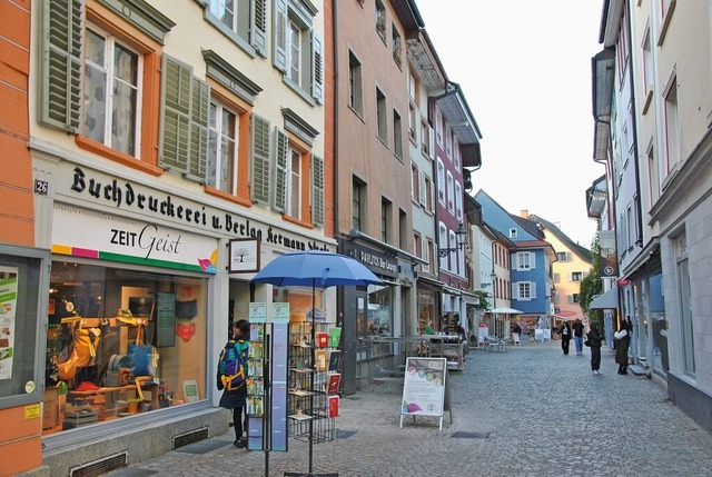 Hndler befrchten ein Ladensterben in der Rheinbrckstrae.  | Foto: Ralph Fautz