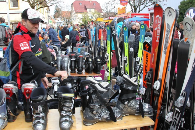 Publikumsmagnet Brettelmarkt in Kirchz...s in der Dreisamtal Gemeinde zusammen.  | Foto: Dietmar Junginger