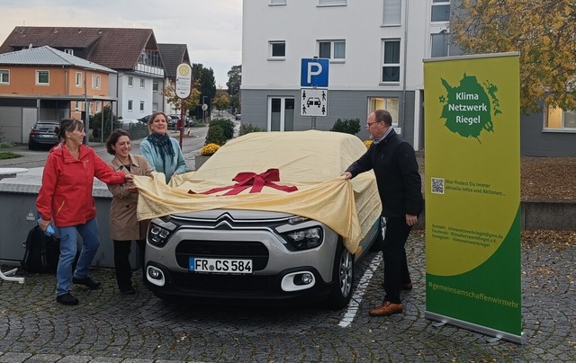 Carsharing-Erffnung in Riegel: von li...ellige und Brgermeister Daniel Kietz.  | Foto: Gemeinde Riegel